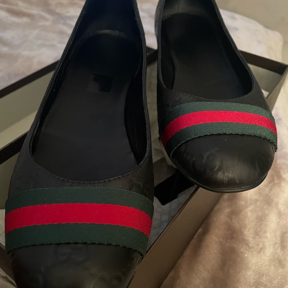 Gucci Flats